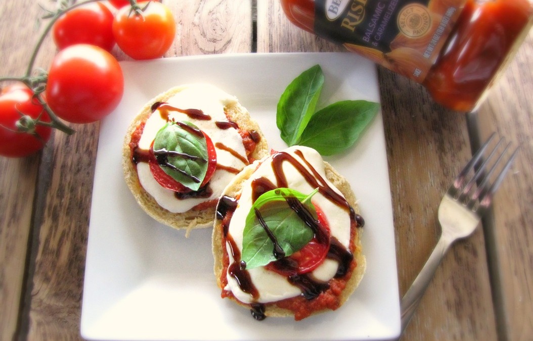 Mini Mozzarella and Tomato Pizza 