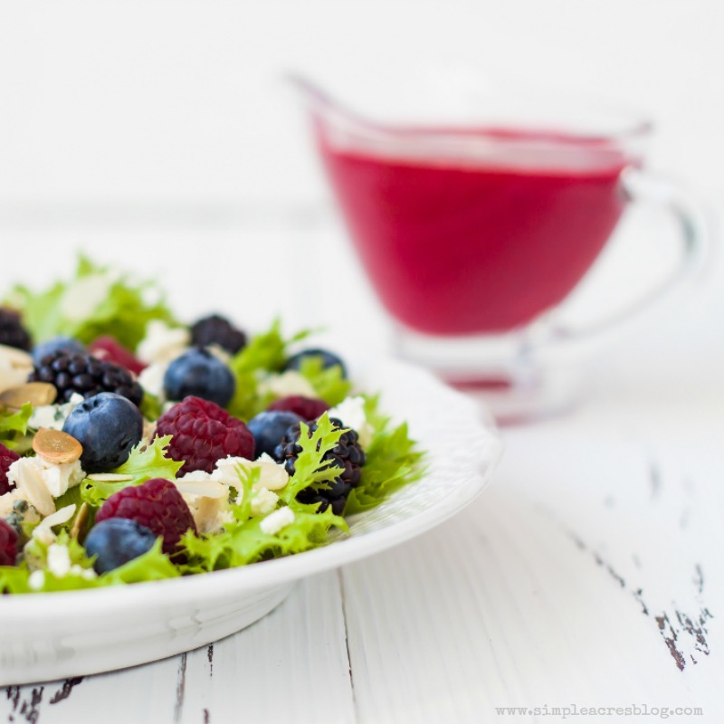 berry salad with vinegarette