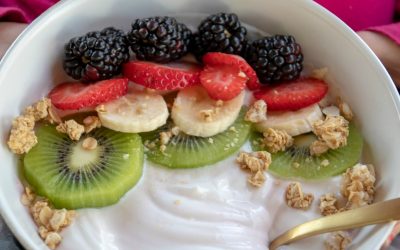 Yogurt Berry Bowl with Oikos Greek Yogurt